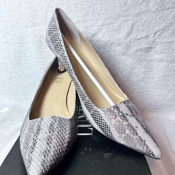 NWT & Box. Luxe J Renee Snake Skin, Size 10 , Kitten heel. Dust bag included- - Picture 3 of 13